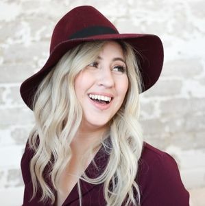 Meet your Posher, Amanda-noelle